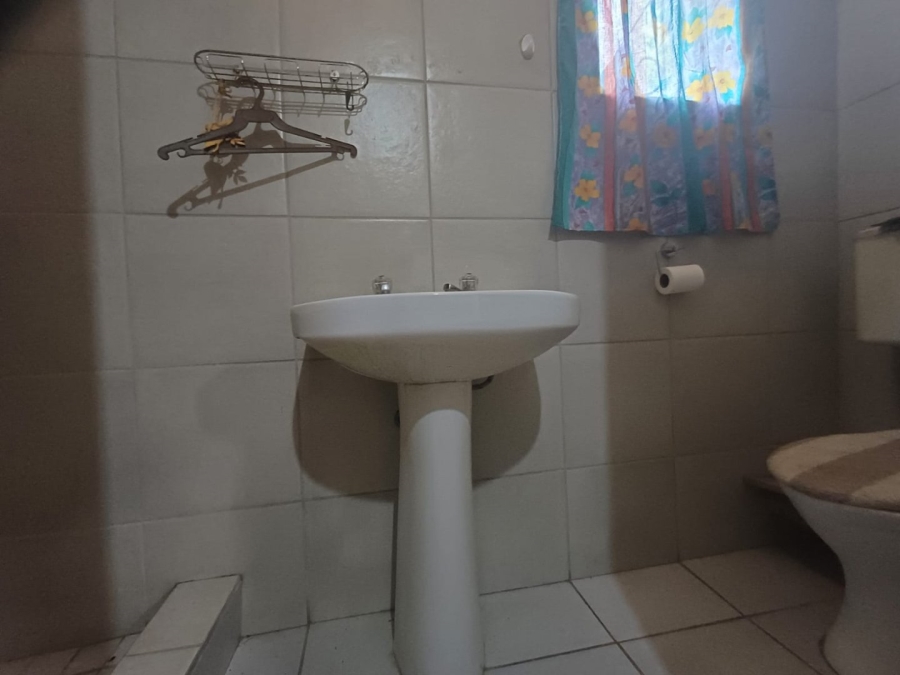 5 Bedroom Property for Sale in Wilkoppies North West